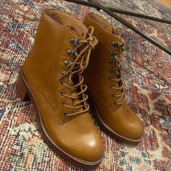 Madewell The Julien Lace-Up Lugsole Boot in Leather NA906 - Picture 4 of 7
